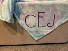 Load image into Gallery viewer, Personalized Tye Dye Effect Blanket
