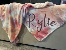 Load image into Gallery viewer, Personalized Tye Dye Effect Blanket
